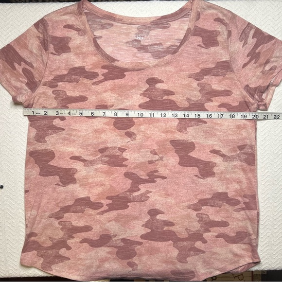 Womens Pink Camouflaged Shirt Top T Shirt PreOwned Short Sleeve L-XL - Picture 1 of 3